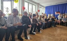 „Krasnoludki” z występem z okazji Dnia Babci i Dziadka
