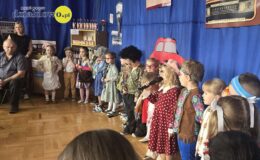 „Krasnoludki” z występem z okazji Dnia Babci i Dziadka 