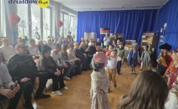„Krasnoludki” z występem z okazji Dnia Babci i Dziadka 