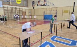 „Biegane dyktando” wygrali gospodarze 