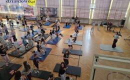 Joga dla duszy i ciała. Drugi dzień forum „Mosty zamiast murów” w Szkole Podstawowej nr 4