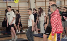 Joga dla duszy i ciała. Drugi dzień forum „Mosty zamiast murów” w Szkole Podstawowej nr 4