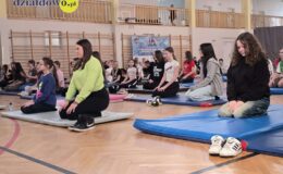 Joga dla duszy i ciała. Drugi dzień forum „Mosty zamiast murów” w Szkole Podstawowej nr 4