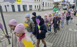 Przedszkolaki witają wiosnę 