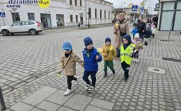 Przedszkolaki witają wiosnę 