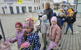 Przedszkolaki witają wiosnę 