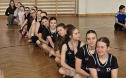 Czwórka wygrała Turniej Koszykówki dziewcząt rocznika 2011 i młodszych w ramach współzawodnictwa SP
