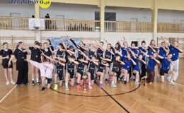 Czwórka wygrała Turniej Koszykówki dziewcząt rocznika 2011 i młodszych w ramach współzawodnictwa SP