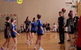 Czwórka wygrała Turniej Koszykówki dziewcząt rocznika 2011 i młodszych w ramach współzawodnictwa SP