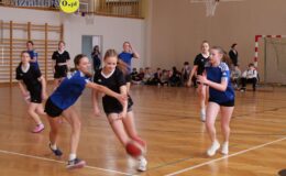 Czwórka wygrała Turniej Koszykówki dziewcząt rocznika 2011 i młodszych w ramach współzawodnictwa SP