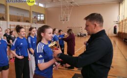 Czwórka wygrała Turniej Koszykówki dziewcząt rocznika 2011 i młodszych w ramach współzawodnictwa SP