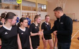 Czwórka wygrała Turniej Koszykówki dziewcząt rocznika 2011 i młodszych w ramach współzawodnictwa SP