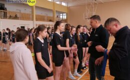 Czwórka wygrała Turniej Koszykówki dziewcząt rocznika 2011 i młodszych w ramach współzawodnictwa SP