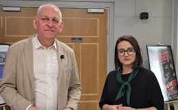 burmistrz Grzegorz Mrowiński i prezes fundacji Kinga Krogulska
