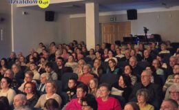 Działdowska publiczność miała prawdziwą teatralną ucztę – „Pani Dulska przed sądem”