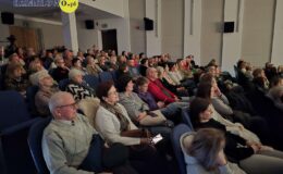 Przedstawienie grupy teatralne Pewni Niepewni pt. „Pani Dulska przed sądem”