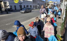 Niebieski marsz małych serc
