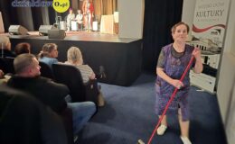 „Sanatorium pod ptaszkiem” świetna komedia w wykonaniu naszych seniorów