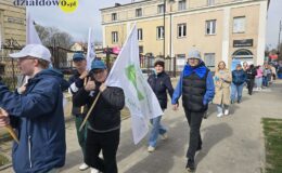 „Niebieski Spacer dla Autyzmu” przeszedł ulicami Działdowa