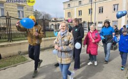 „Niebieski Spaceru dla Autyzmu” przeszedł ulicami Działdowa