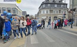 „Niebieski Spaceru dla Autyzmu” przeszedł ulicami Działdowa