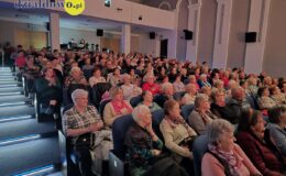 „Sanatorium pod ptaszkiem” świetna  komedia w wykonaniu naszych seniorów