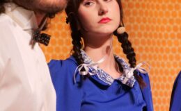 Przedstawienie grupy teatralne Pewni Niepewni pt. „Pani Dulska przed sądem”