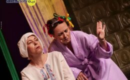Przedstawienie grupy teatralne Pewni Niepewni pt. „Pani Dulska przed sądem”