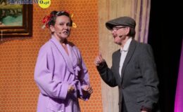 Przedstawienie grupy teatralne Pewni Niepewni pt. „Pani Dulska przed sądem”