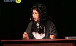 Przedstawienie grupy teatralne Pewni Niepewni pt. „Pani Dulska przed sądem”