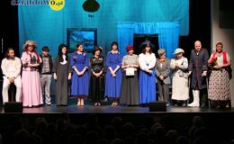 Przedstawienie grupy teatralne Pewni Niepewni pt. „Pani Dulska przed sądem”