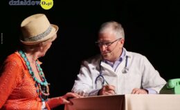 „Sanatorium pod ptaszkiem” świetna  komedia w wykonaniu naszych seniorów