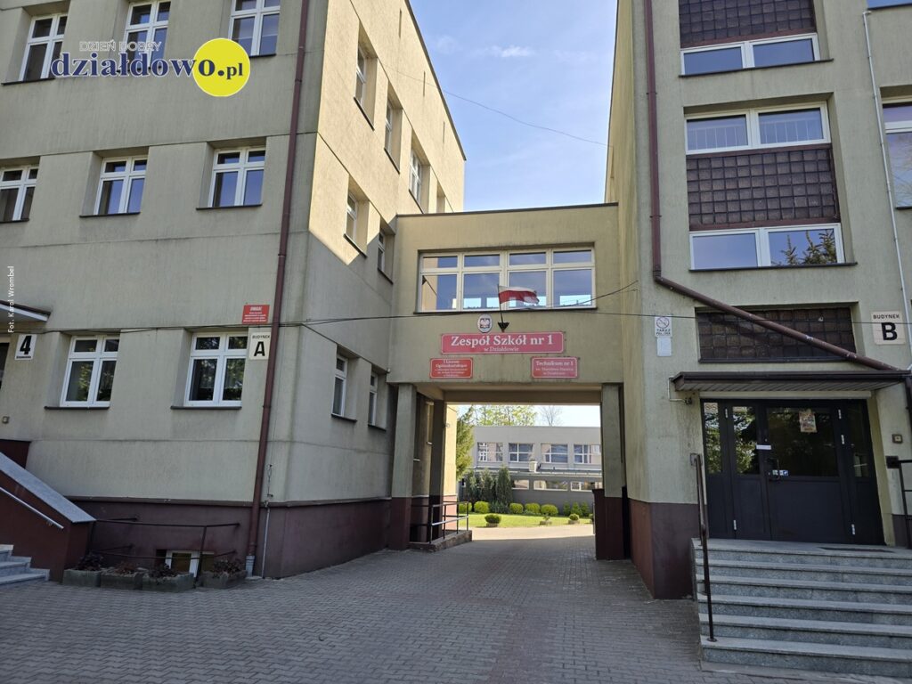 budynek Zespołu Szkół przy ul. Grunwaldzkiej w Działdowie