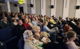 Z nutą refleksji ale też i na wesoło – dwa przedstawienia w Miejskim Domu Kultury [wideo, zdjęcia]
