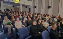 Z nutą refleksji ale też i na wesoło – dwa przedstawienia w Miejskim Domu Kultury [wideo, zdjęcia]