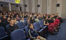 Z nutą refleksji ale też i na wesoło – dwa przedstawienia w Miejskim Domu Kultury [wideo, zdjęcia]