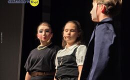 Z nutą refleksji ale też i na wesoło – dwa przedstawienia w Miejskim Domu Kultury