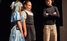 Z nutą refleksji ale też i na wesoło – dwa przedstawienia w Miejskim Domu Kultury