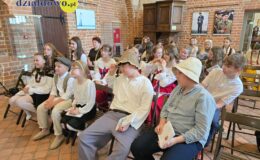uczestnicy konkursy, dzieci, młodzież i dorośli w Muzeum Pogranicza w Działdowie