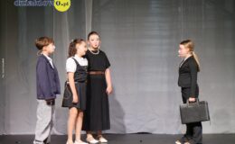 Z nutą refleksji ale też i na wesoło – dwa przedstawienia w Miejskim Domu Kultury