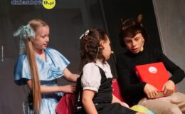 Z nutą refleksji ale też i na wesoło – dwa przedstawienia w Miejskim Domu Kultury