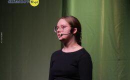 Z nutą refleksji ale też i na wesoło – dwa przedstawienia w Miejskim Domu Kultury