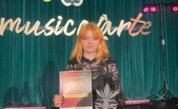 Zuzanna Szpakowska z nagrodą