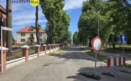 prace remontowe na ulicy Świętego Wojciecha w Działdowie