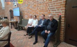Burmistrz Grzegorz Mrowiński jednogłośnie z votum zaufania i absolutorium (11.06.2026)