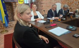 Burmistrz Grzegorz Mrowiński jednogłośnie z votum zaufania i absolutorium (11.06.2026)