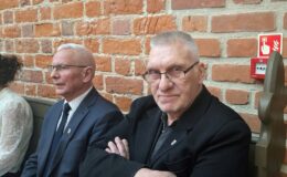 Burmistrz Grzegorz Mrowiński jednogłośnie z votum zaufania i absolutorium (11.06.2026)
