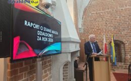 Burmistrz Grzegorz Mrowiński jednogłośnie z votum zaufania i absolutorium (11.06.2026)