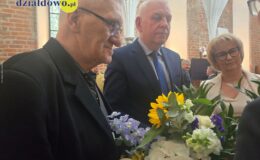 Burmistrz Grzegorz Mrowiński jednogłośnie z votum zaufania i absolutorium (11.06.2026)