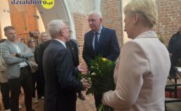Burmistrz Grzegorz Mrowiński jednogłośnie z votum zaufania i absolutorium (11.06.2026)